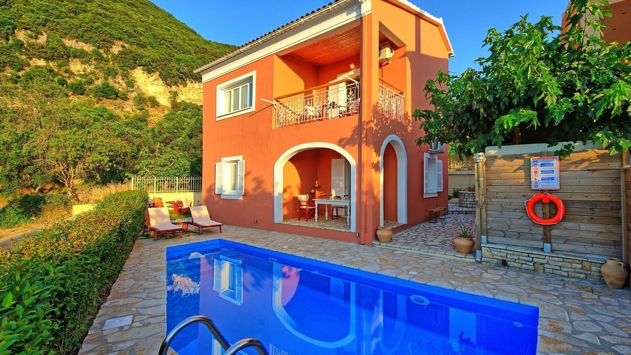 Photo of Outdoor in Petaleia