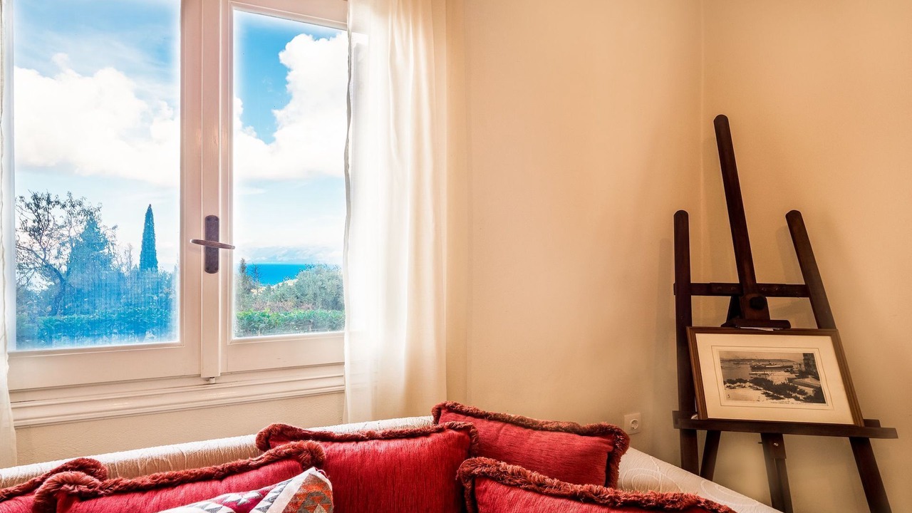 Photo of Livingroom in Petaleia