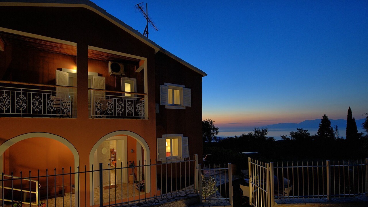 Photo of Outdoor in Petaleia