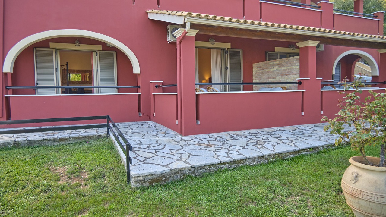 Photo of Outdoor in Apraos