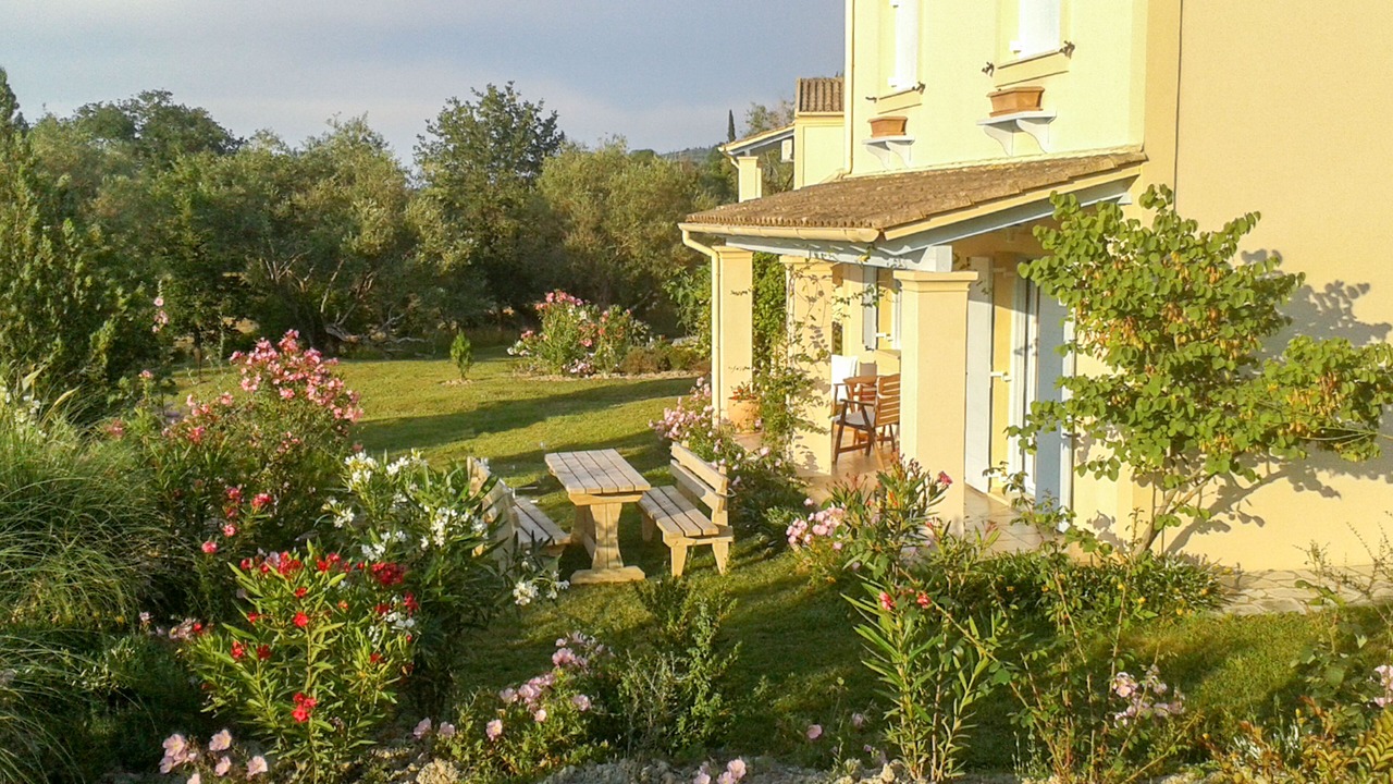 Photo of Outdoor in Petaleia