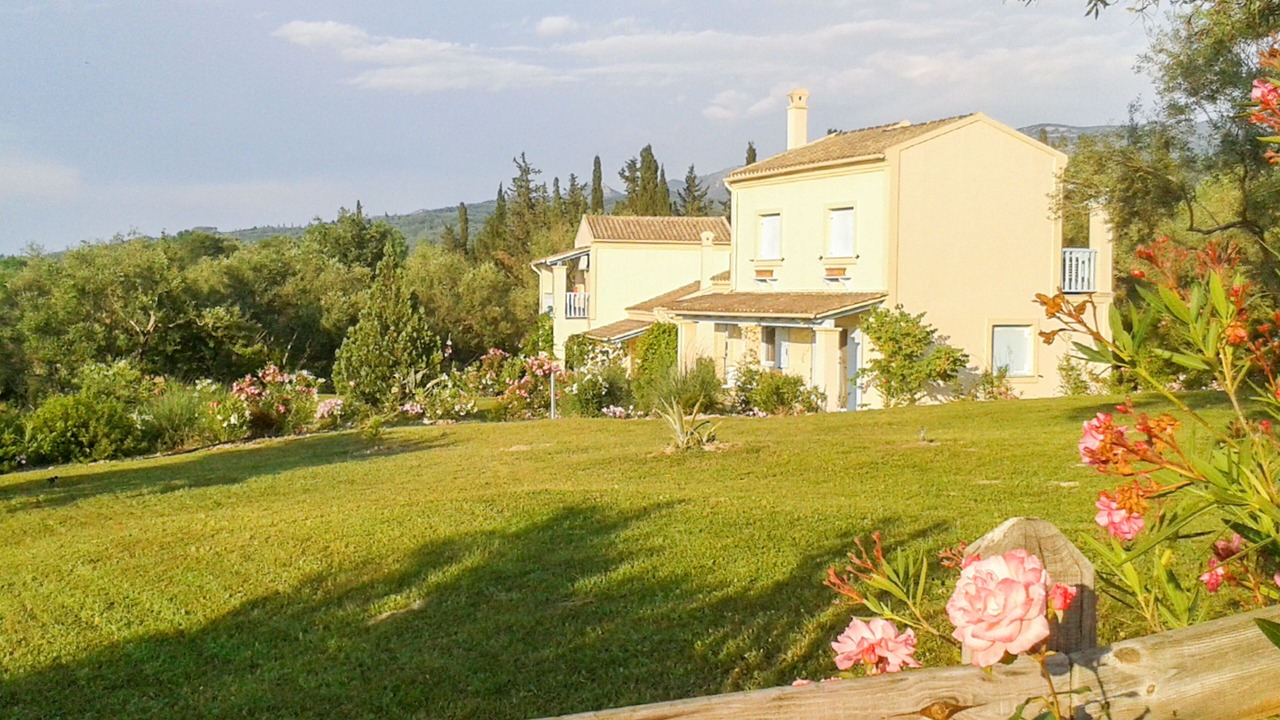 Photo of Outdoor in Petaleia