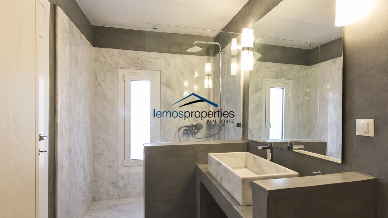 Photo of Bathroom in Koundouros