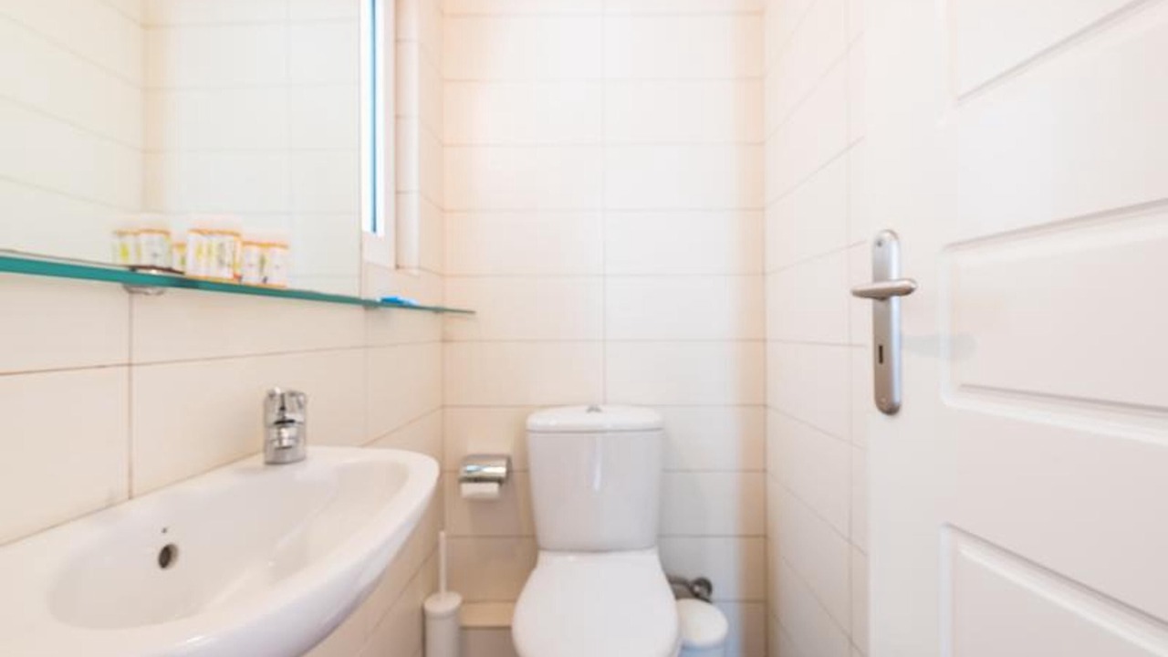 Photo of Bathroom in Alimos