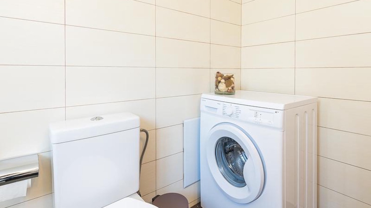 Photo of Bathroom in Alimos