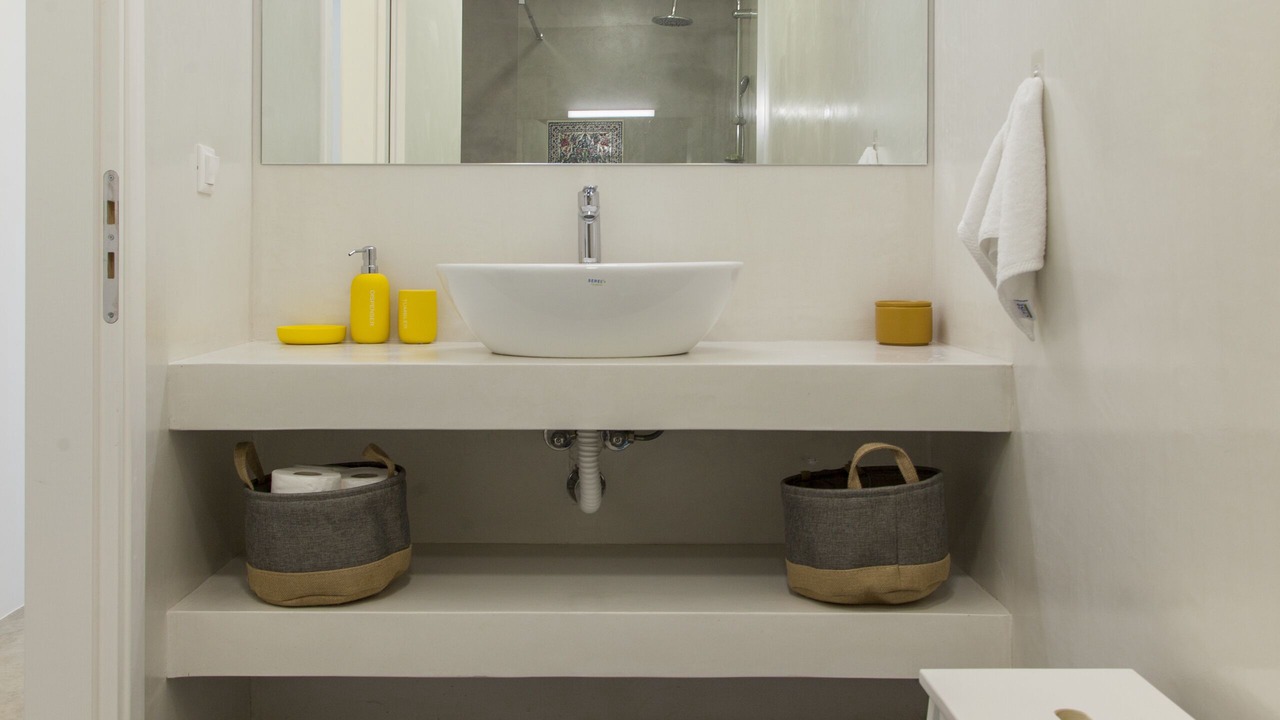 Photo of Bathroom in Mikros Gialos