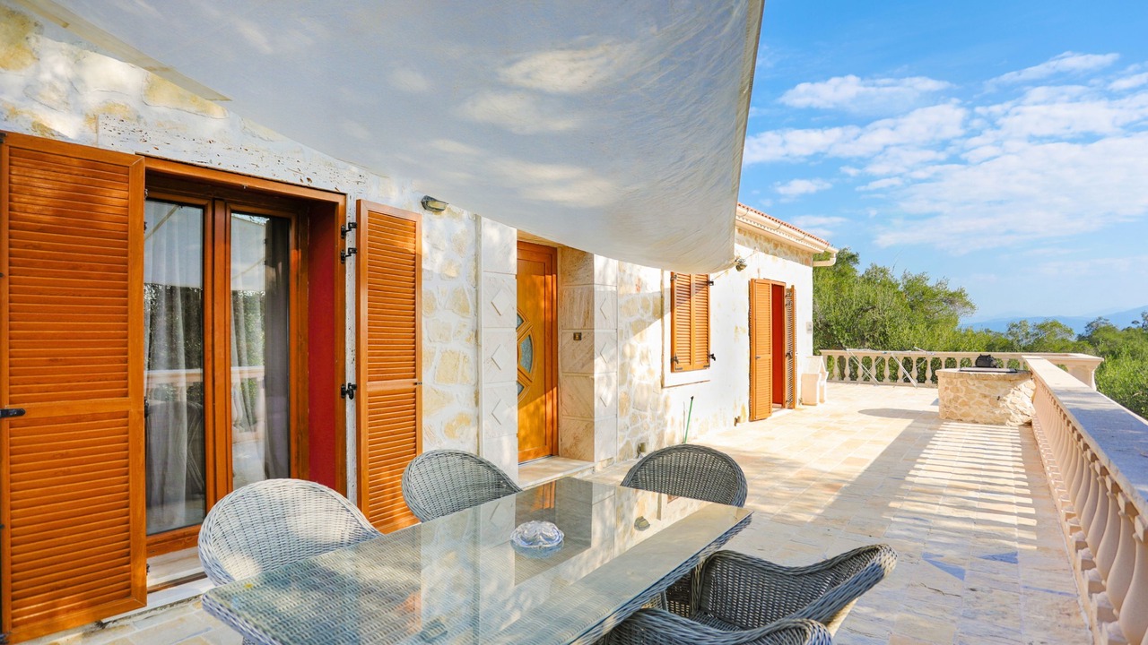 Photo of Patio Balcony in Mpogdanatika