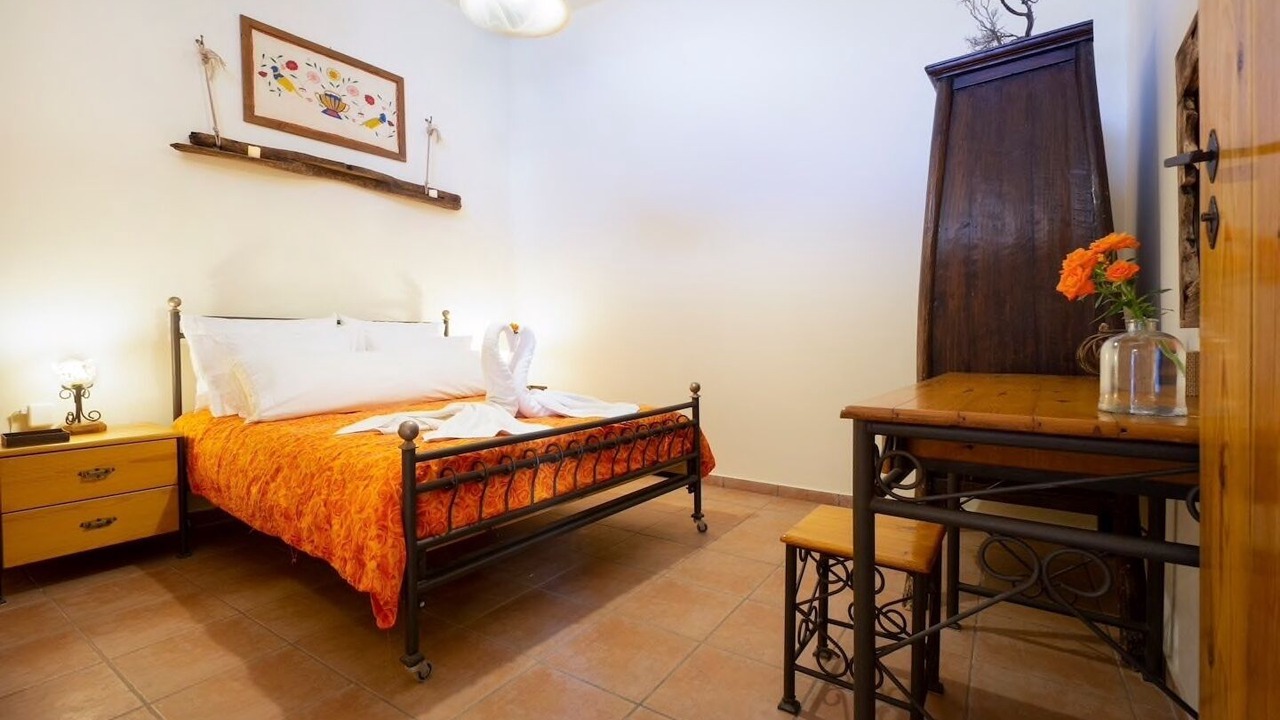 Photo of Bedroom in Makhairoi