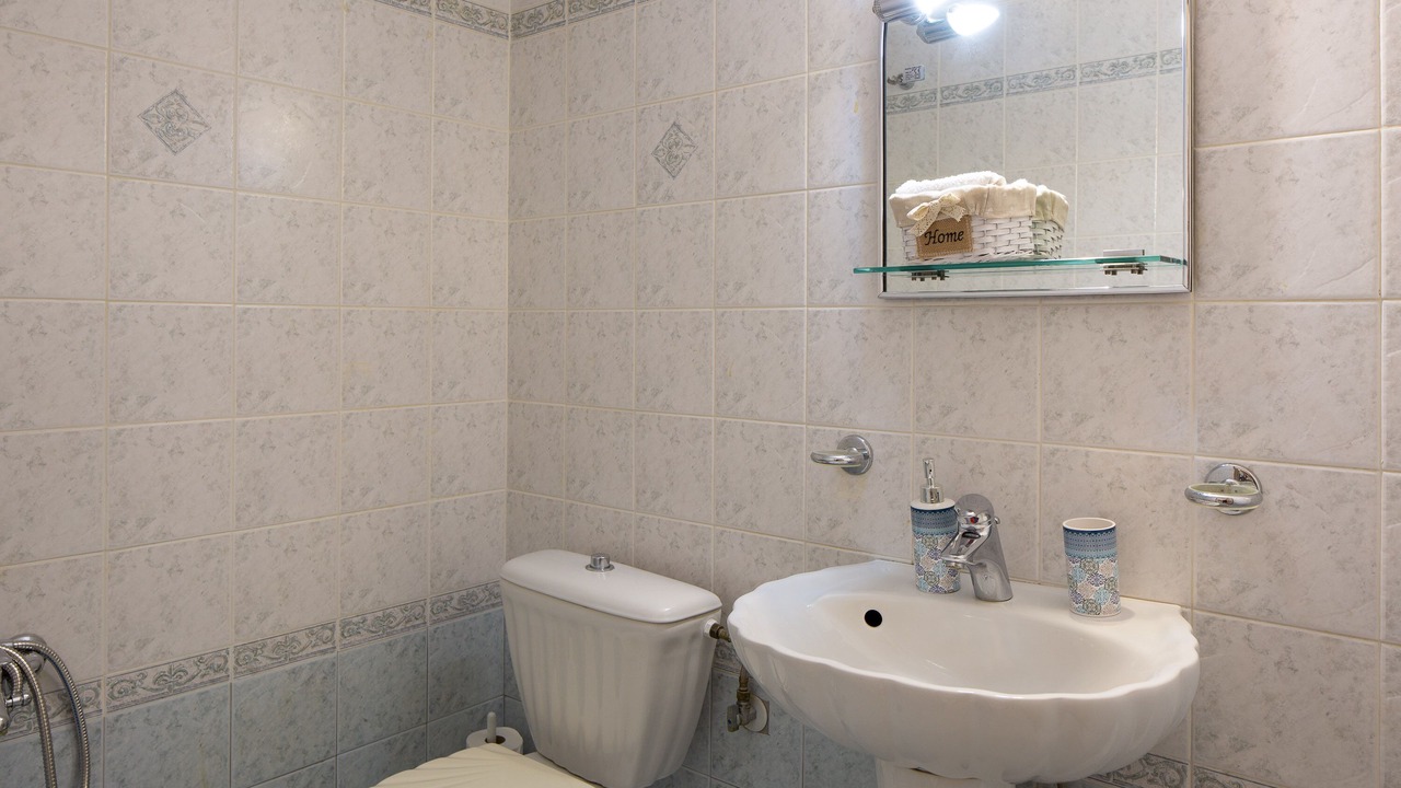 Photo of Bathroom in Adele