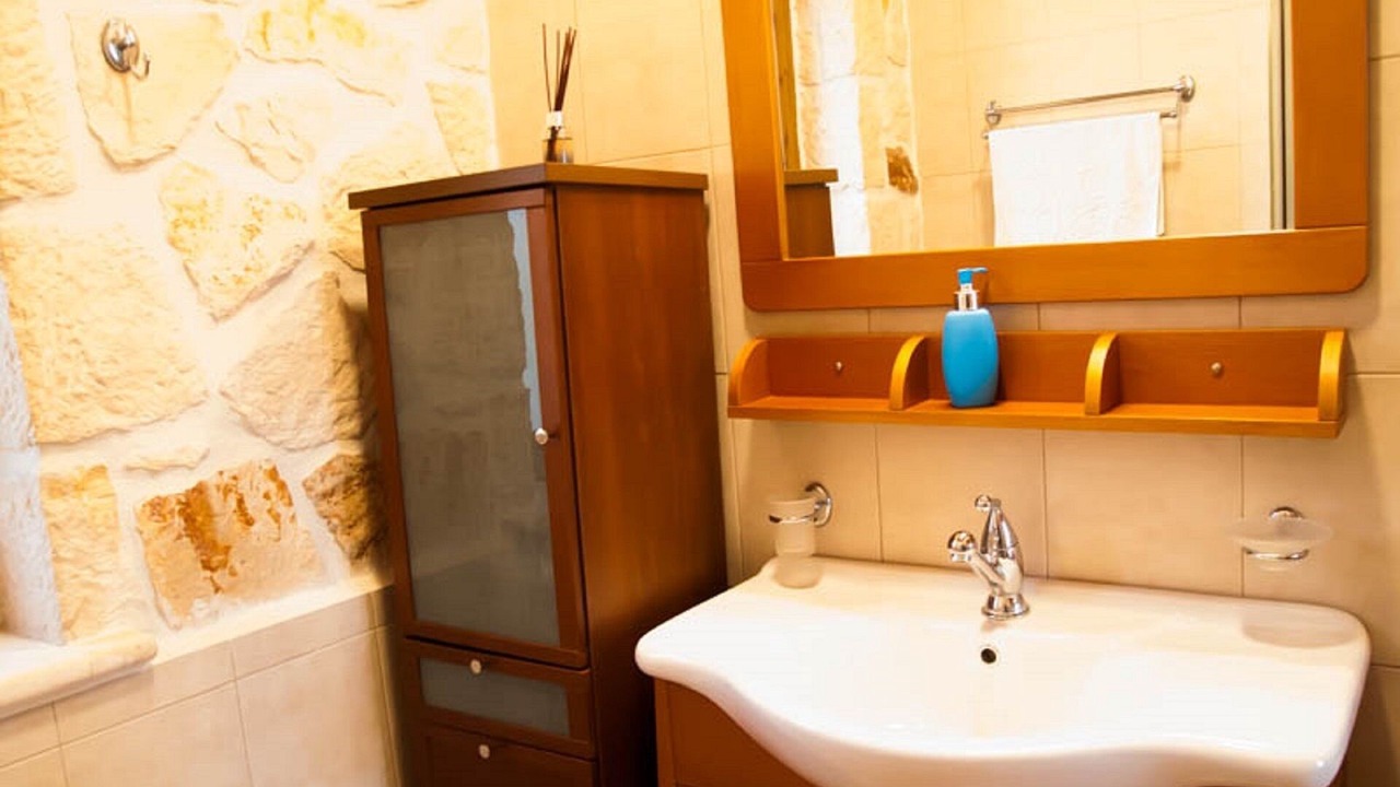 Photo of Bathroom in Tragaki