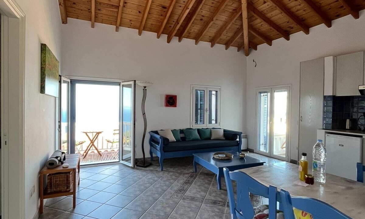 Photo of Livingroom in Ampelos