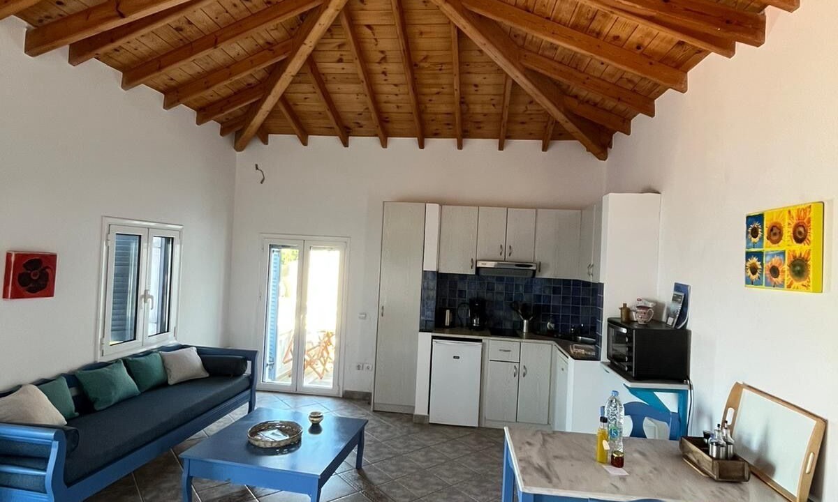 Photo of Livingroom in Ampelos