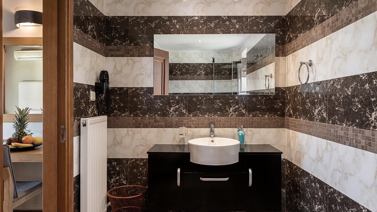 Photo of Bathroom in Platanias Town