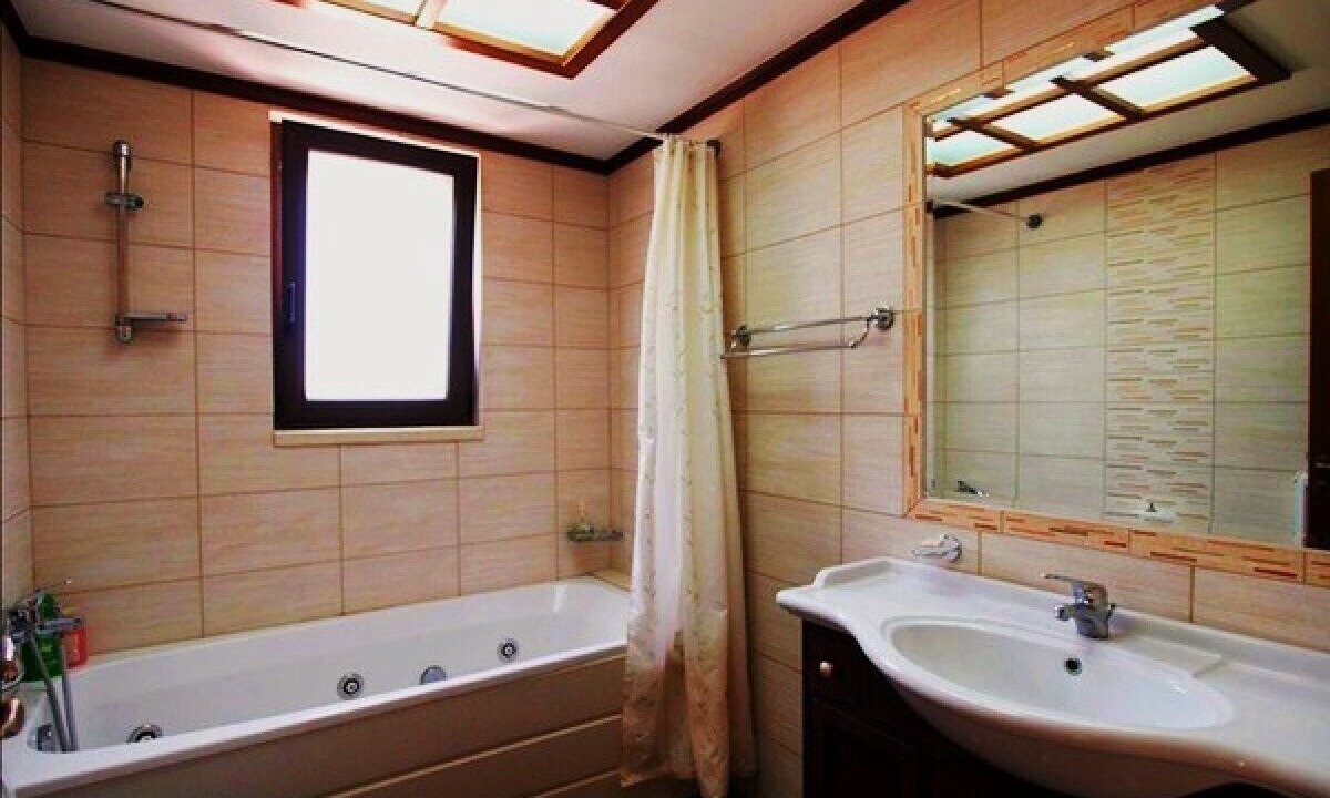 Photo of Bathroom in Polemarchi