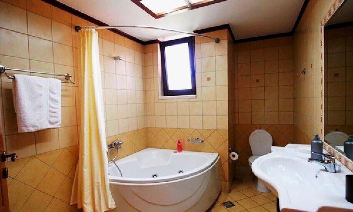 Photo of Bathroom in Polemarchi