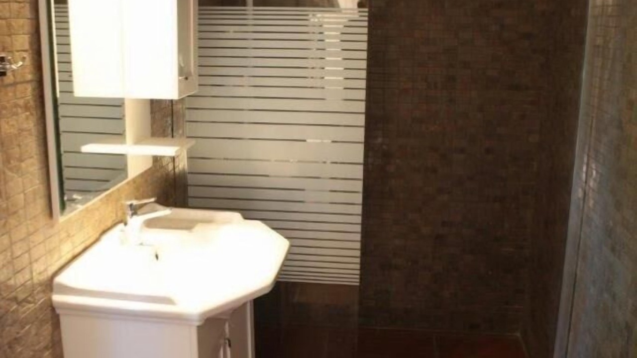 Photo of Bathroom in Tselendata