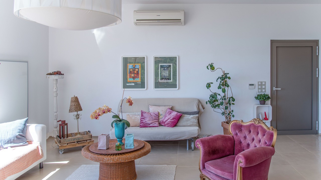 Photo of Livingroom in Pefki
