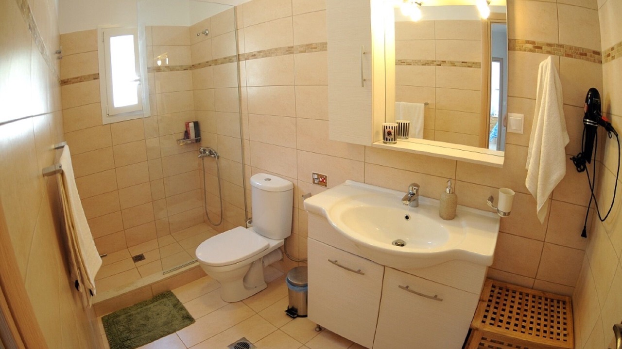 Photo of Bathroom in Katokhorion
