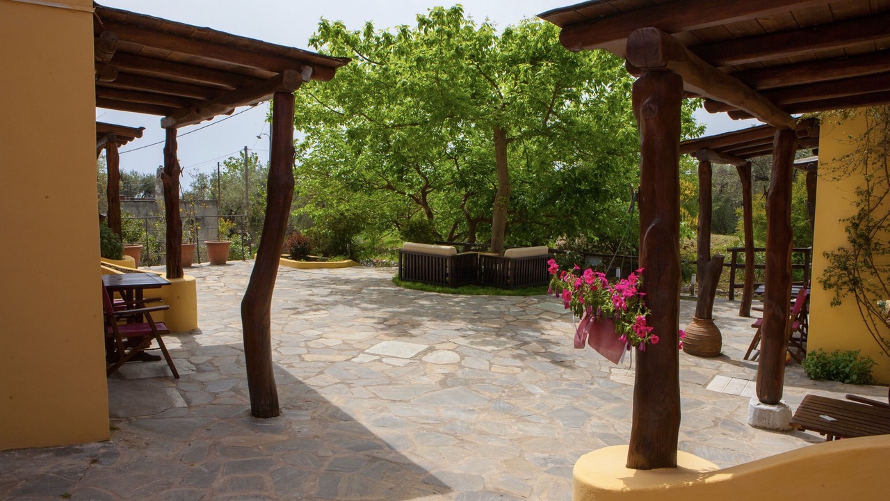 Photo of Patio Balcony in Kala Nera