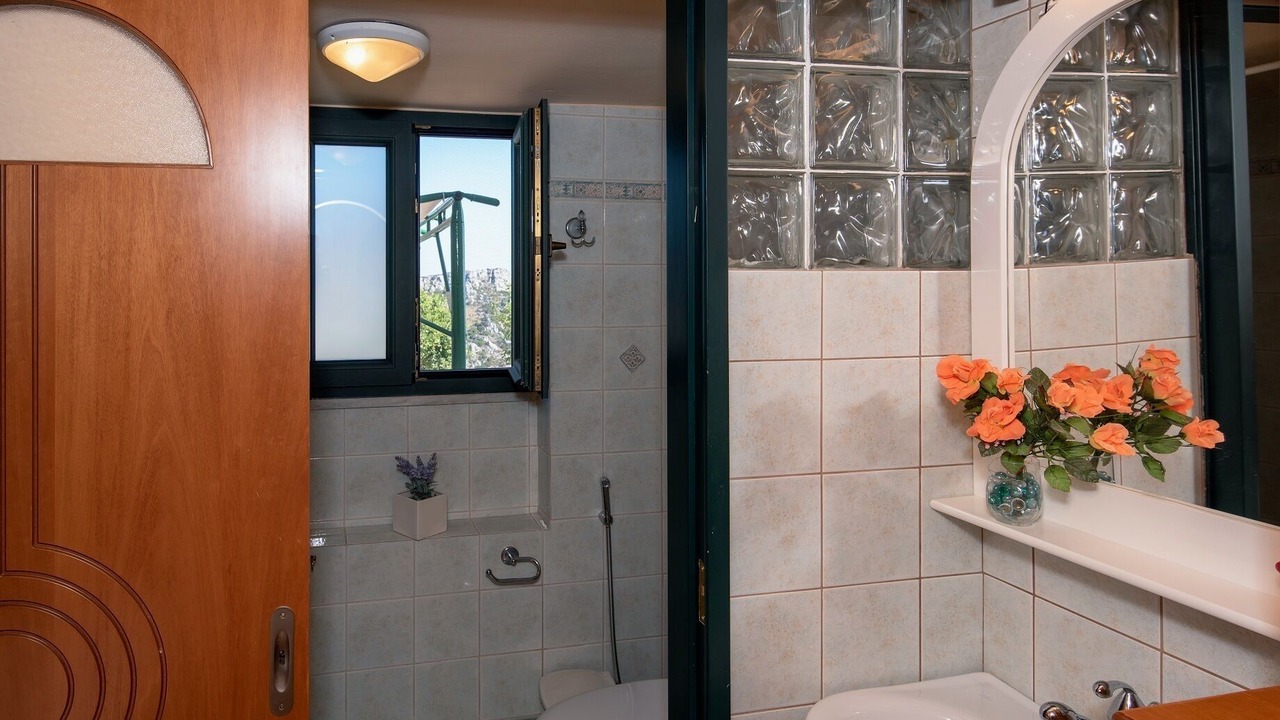 Photo of Bathroom in Stratoi