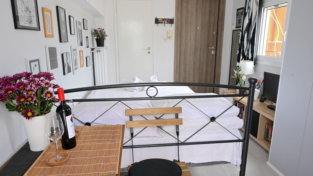 Photo of Bedroom in Exarhia
