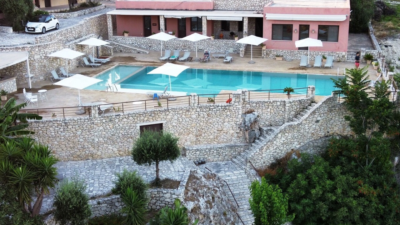 Photo of Outdoor in Exopoli