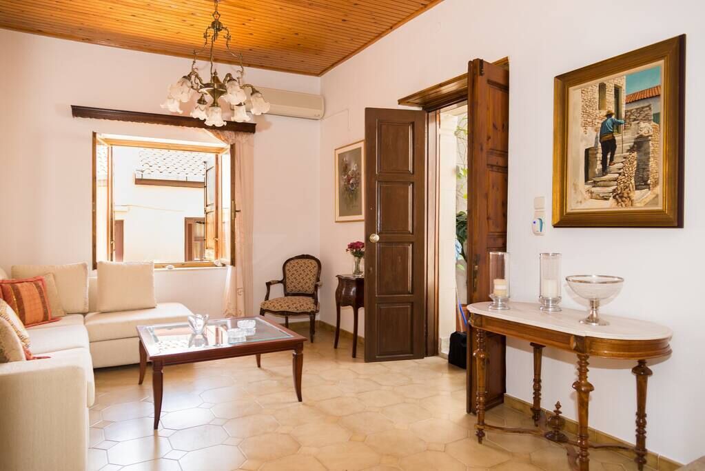 Photo of Livingroom in Sitia