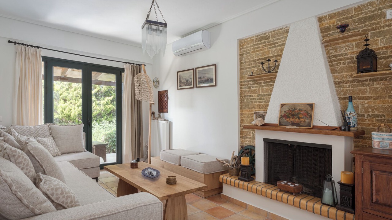 Photo of Livingroom in Plepi