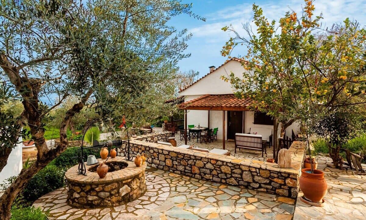 Photo of Outdoor in Aipeia