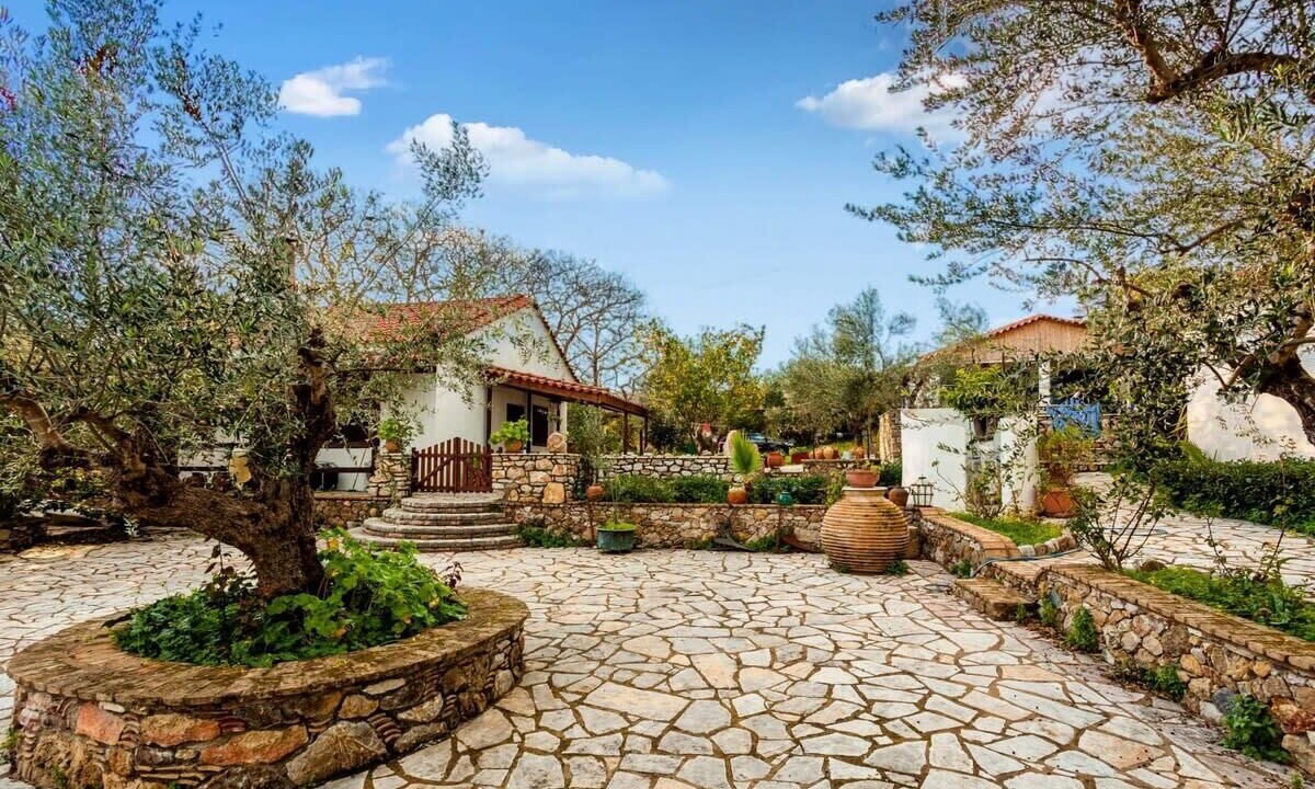 Photo of Outdoor in Aipeia