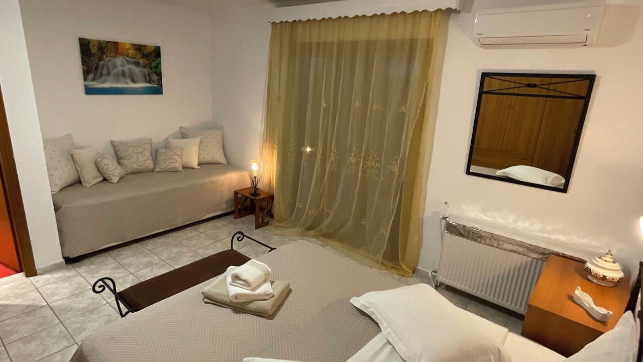 Photo of Bedroom in Skiathos Town