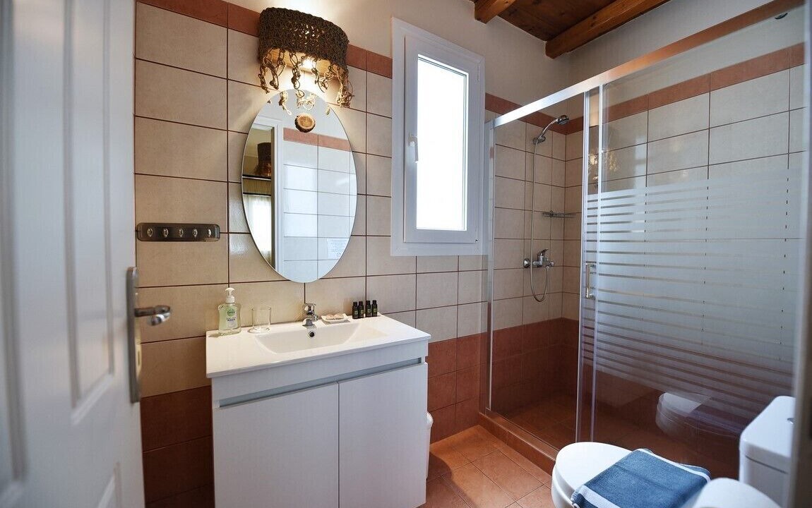 Photo of Bathroom in Adamas