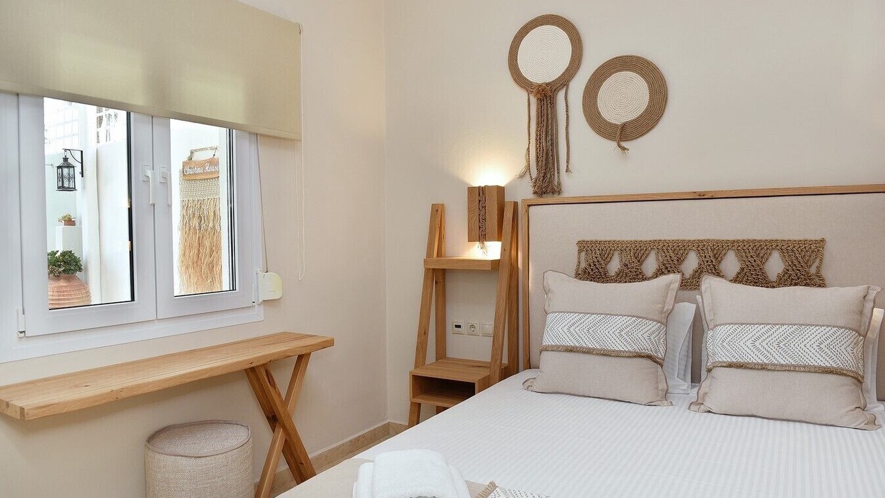 Photo of Bedroom in Adamas