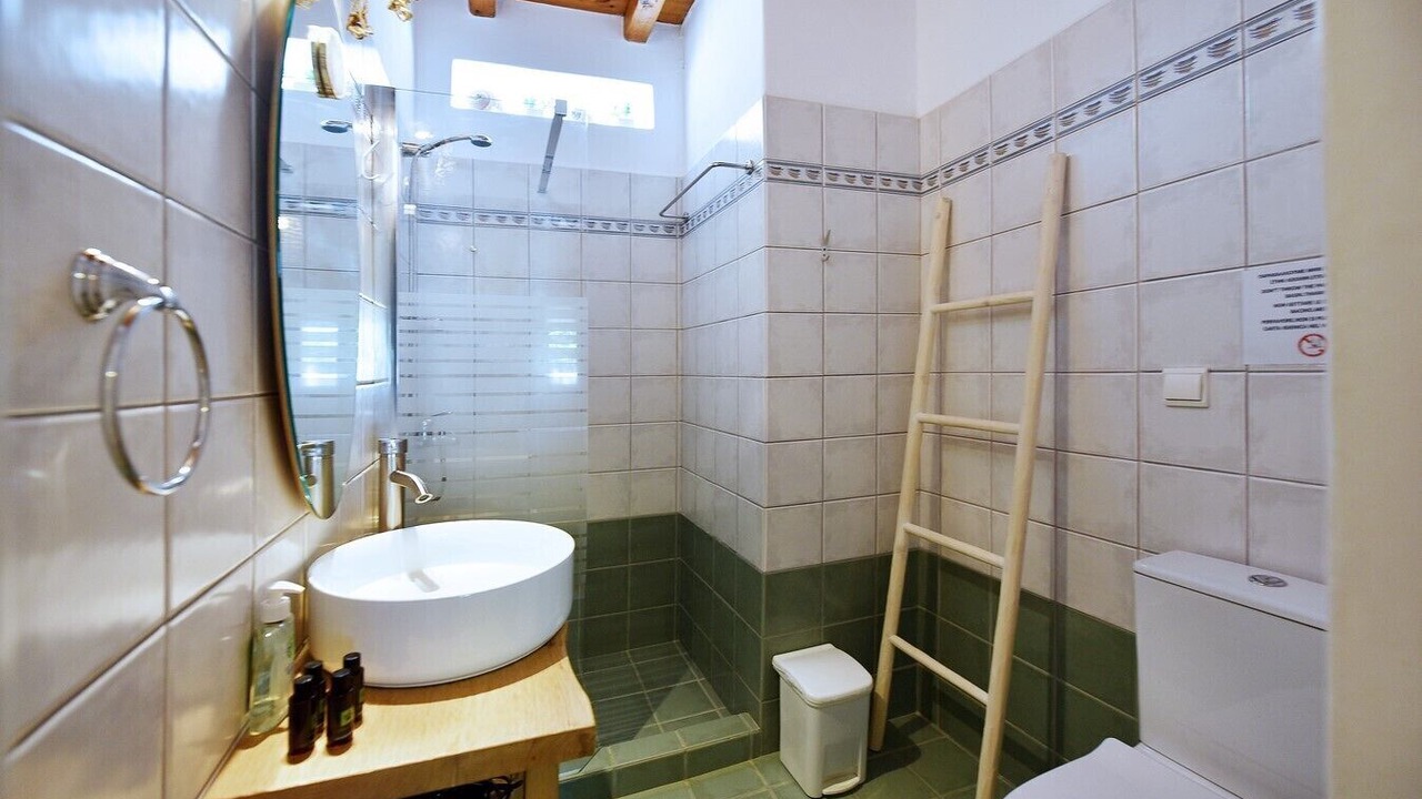 Photo of Bathroom in Adamas