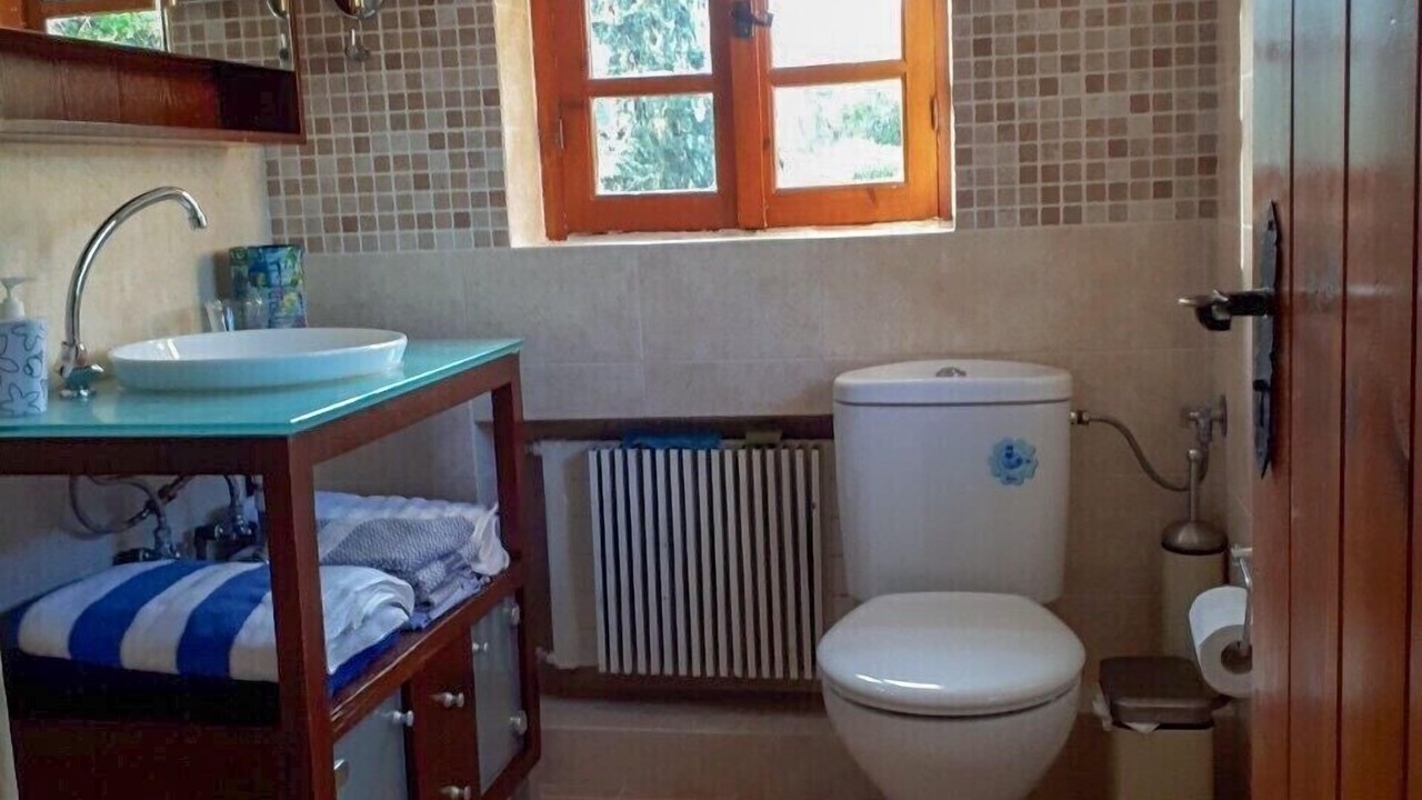 Photo of Bathroom in Eretria