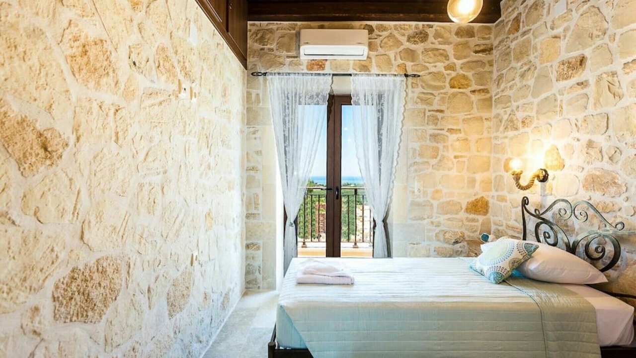 Photo of Bedroom in Roumeli
