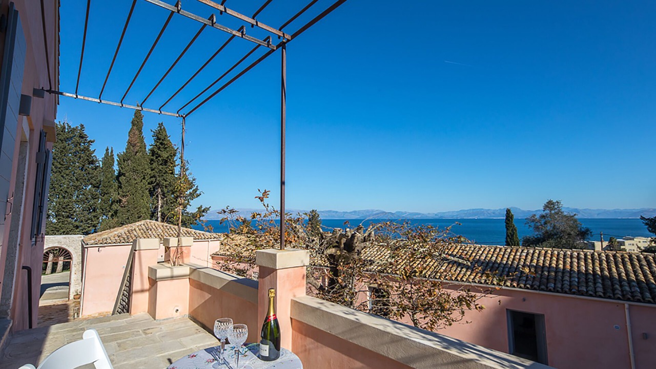 Photo of Patio Balcony in Messonghi