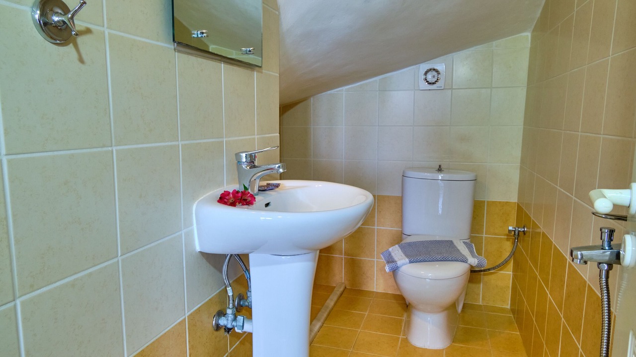 Photo of Bathroom in Apraos