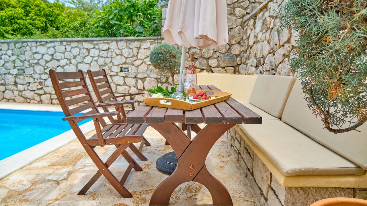 Photo of Outdoor in Apraos