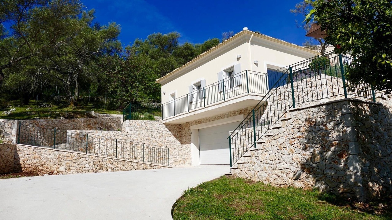 Photo of Outdoor in Petaleia