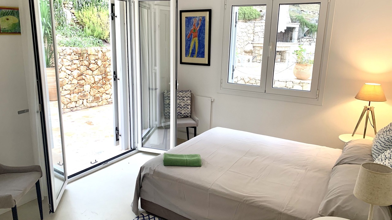 Photo of Bedroom in Petaleia