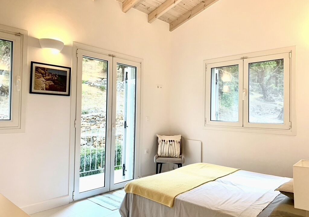 Photo of Bedroom in Petaleia