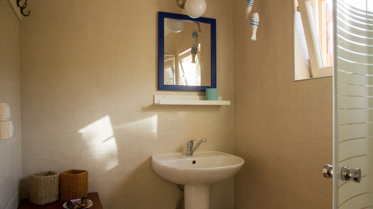 Photo of Bathroom in Agía Eiríni