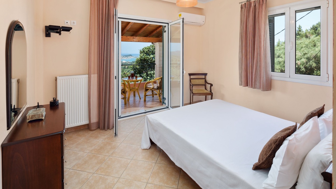 Photo of Patio Balcony in Karousades