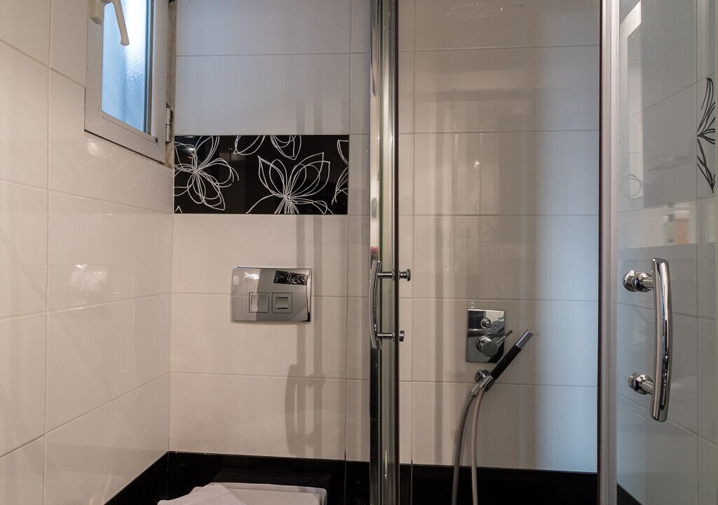 Photo of Bathroom in Nea Smirni