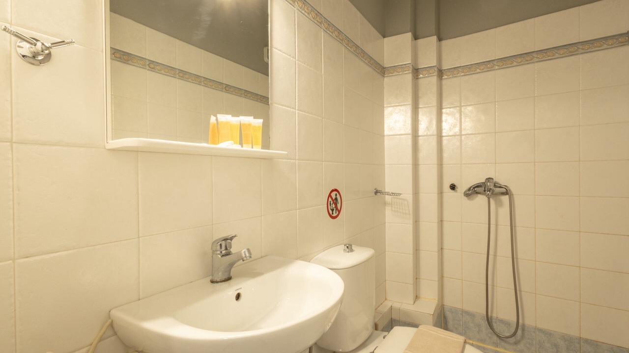 Photo of Bathroom in Kinosargous