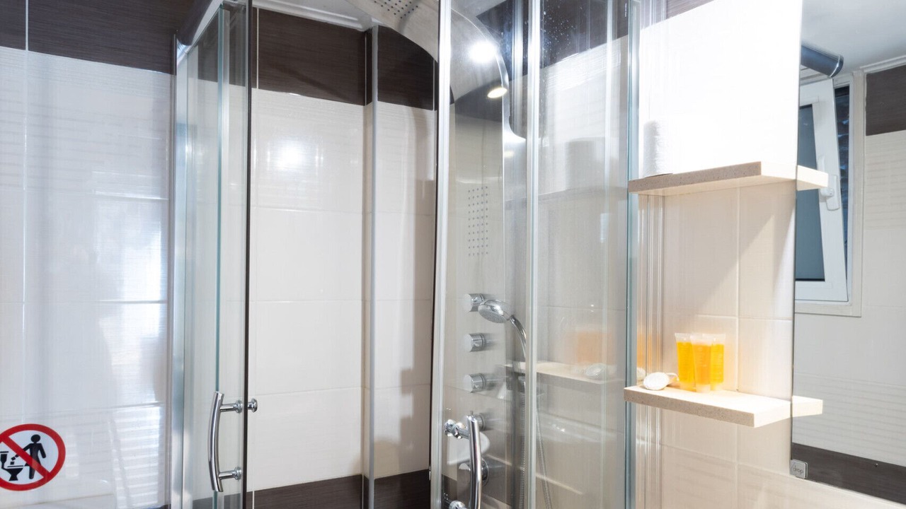 Photo of Bathroom in Nea Smirni