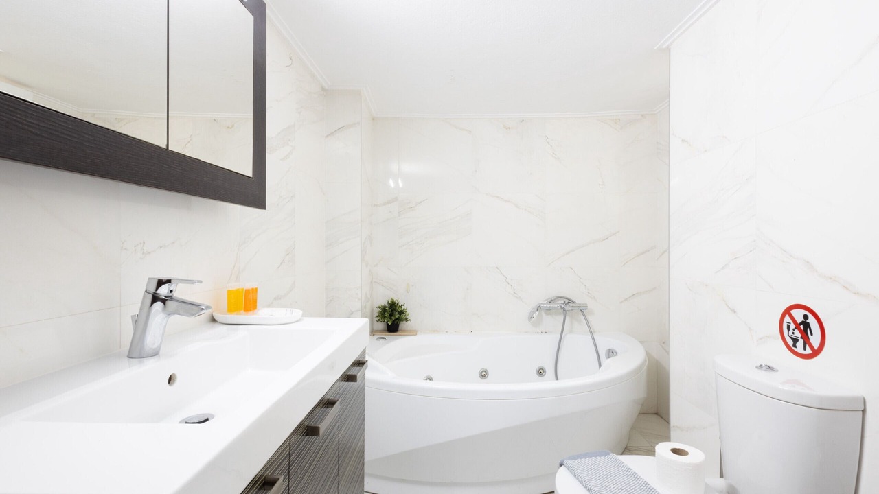 Photo of Bathroom in Nea Smirni