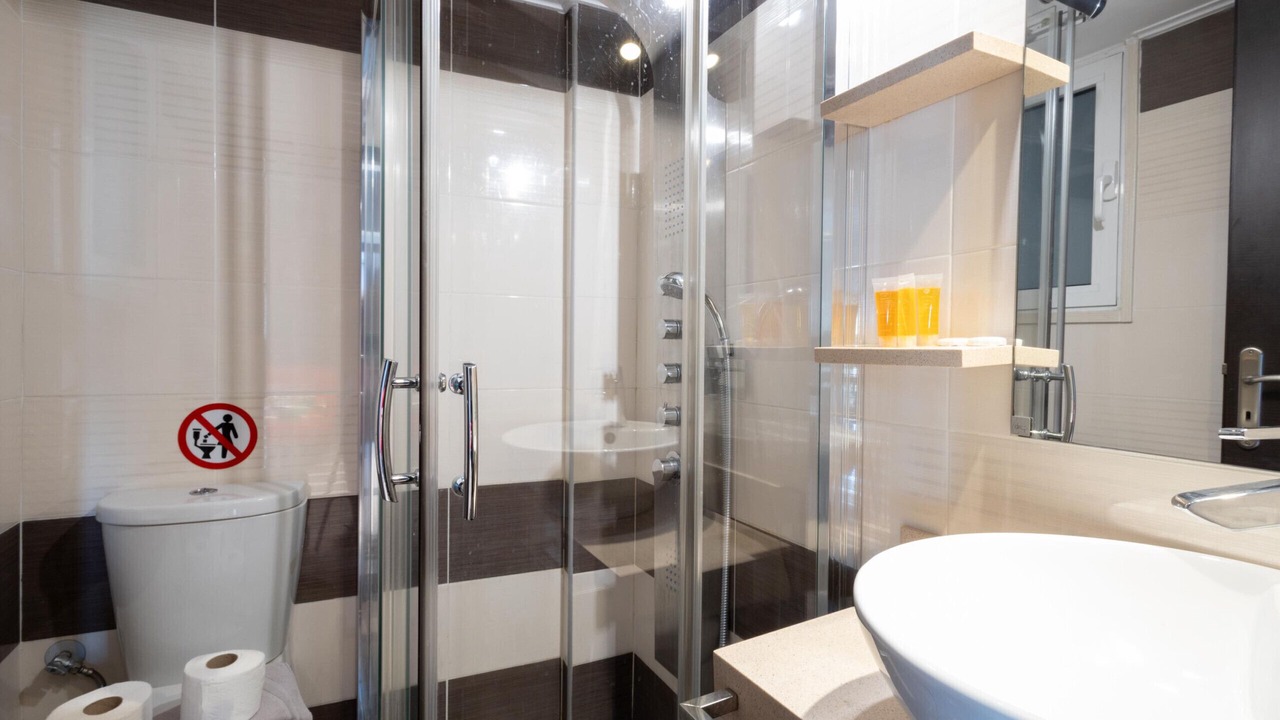 Photo of Bathroom in Nea Smirni