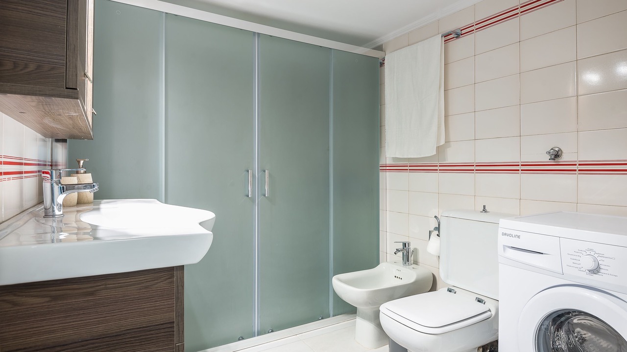 Photo of Bathroom in Neos Kosmos